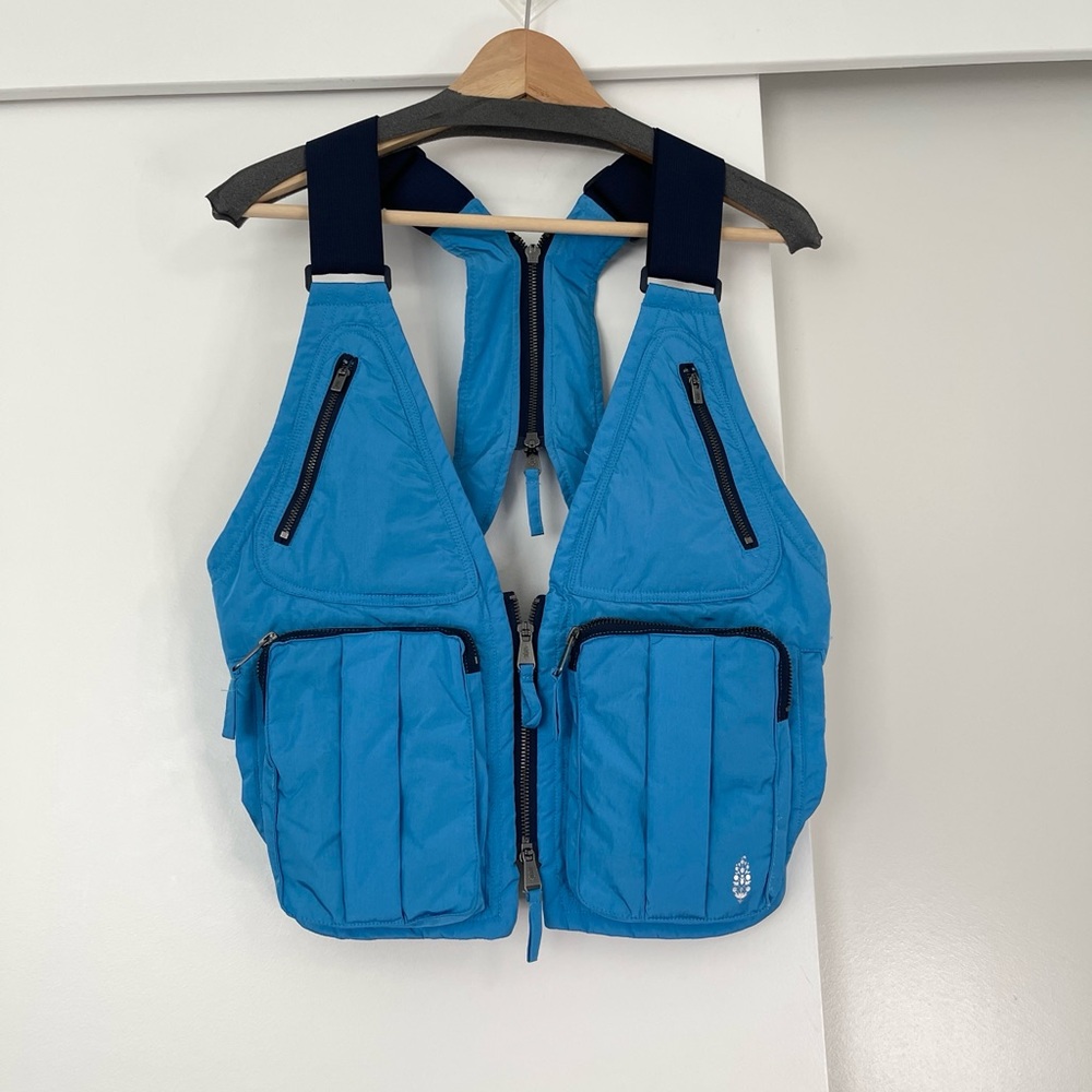 SOLD NWOT Free People Movement Outdoor Hiking Running Utility Vest OS - Picture 2 of 7